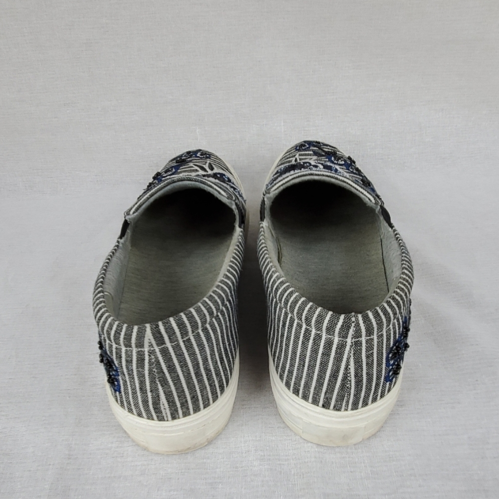 Nine West grey sneakers with embellishments - Picture 4 of 8